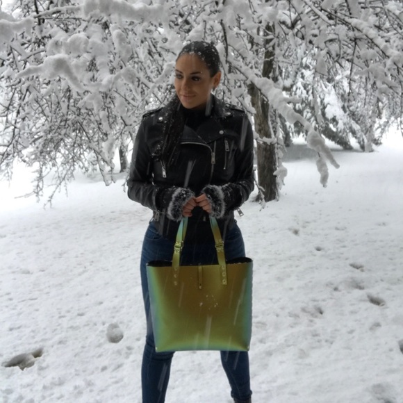 Gold Tote - Picture 5 of 8